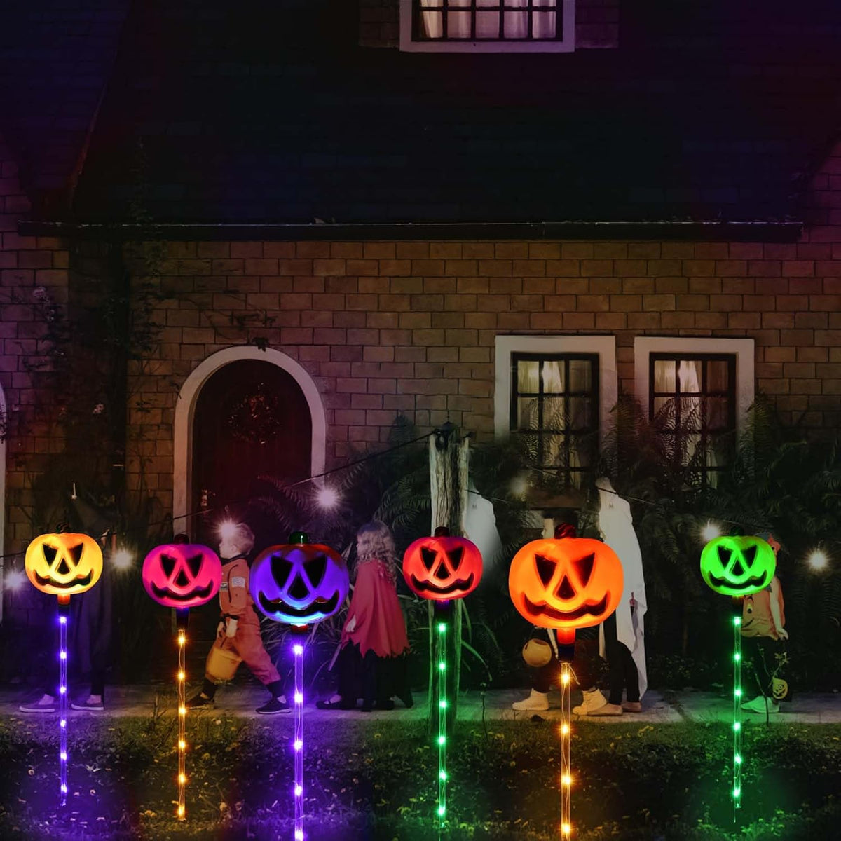 Set of 6 Solar Pumpkin Stake Lights for Halloween Decorations Outdoor, Colour Changing Lights, Light up Decorations, Pathway Party Porch Yard Decor (HUK119)