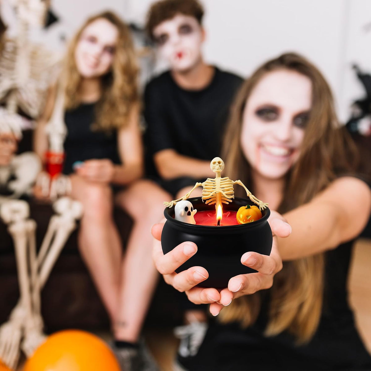 Lavender Scented Skeleton Candle - 260g Soy Wax, 48-Hour Burn Time, Gothic Skull Design for Halloween Decor and Gifts (Red)